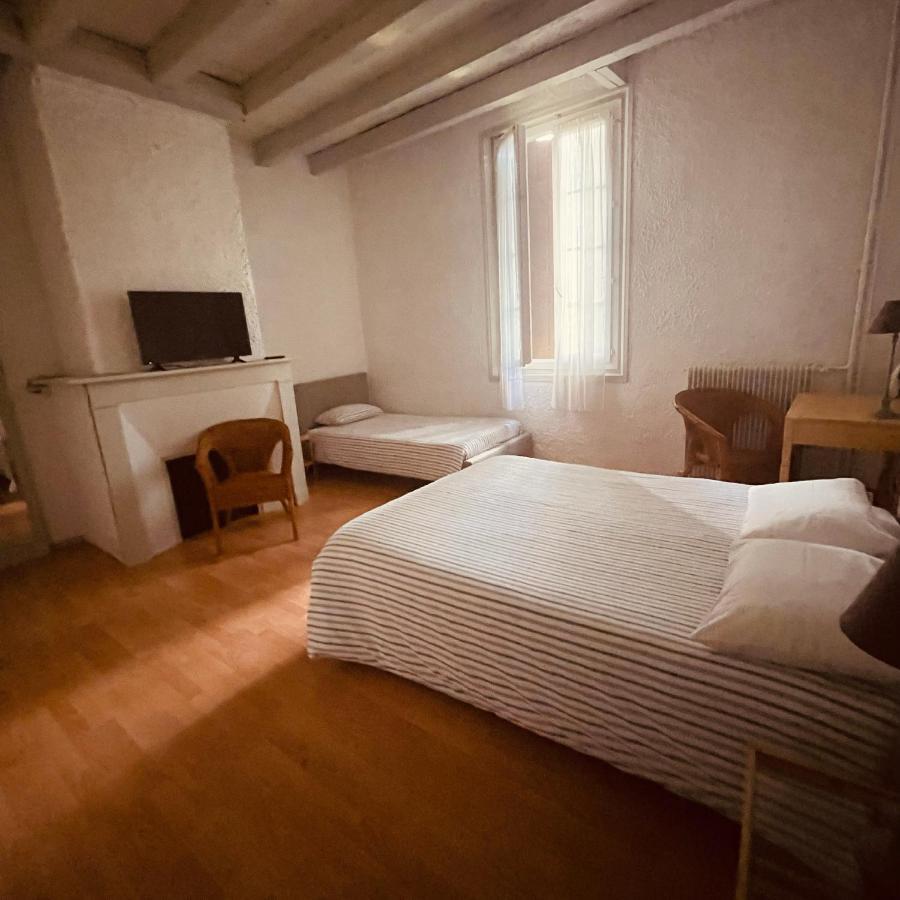 Hotel Et Restaurant Traditionnel L' Escalandes Lesperon エクステリア 写真