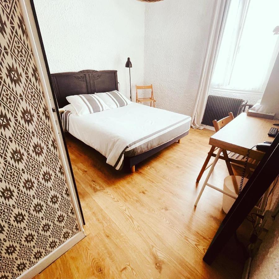 Hotel Et Restaurant Traditionnel L' Escalandes Lesperon エクステリア 写真